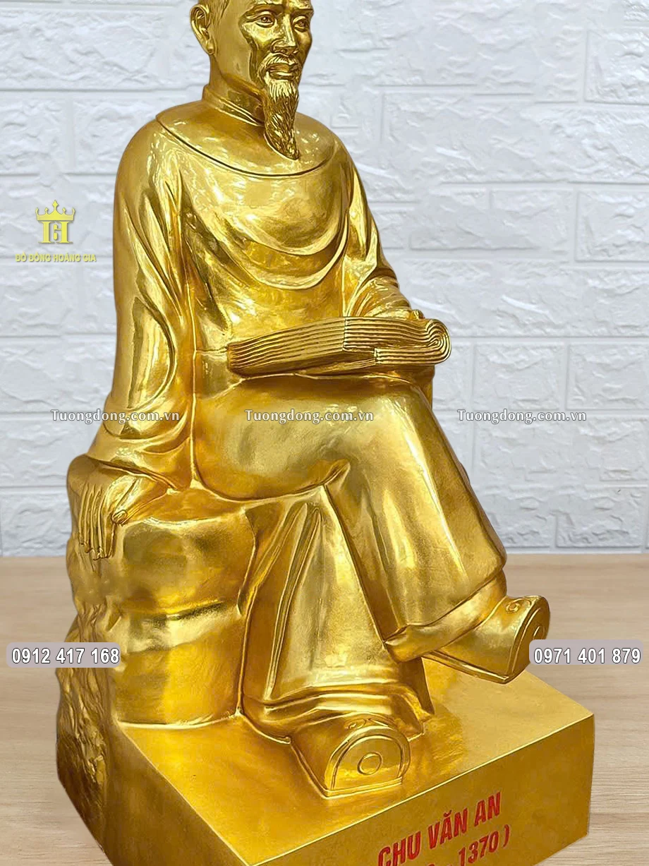 Từng đường nét được chạm khắc sắc nét